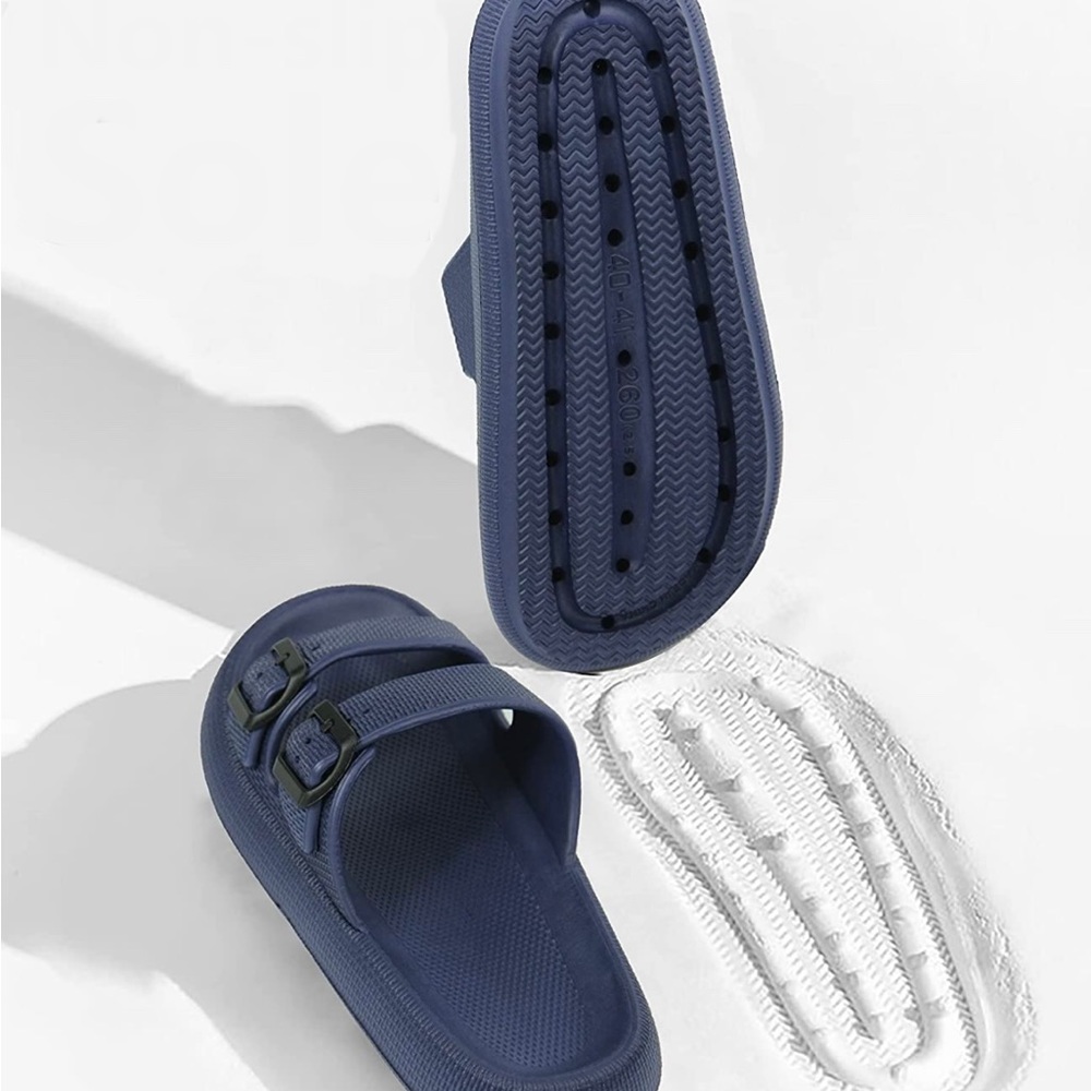 BRAND NEW BLUE UNISEX SANDALS FOR BEACH/ SUMMER ACTIVITIES NWT - Picture 2 of 2